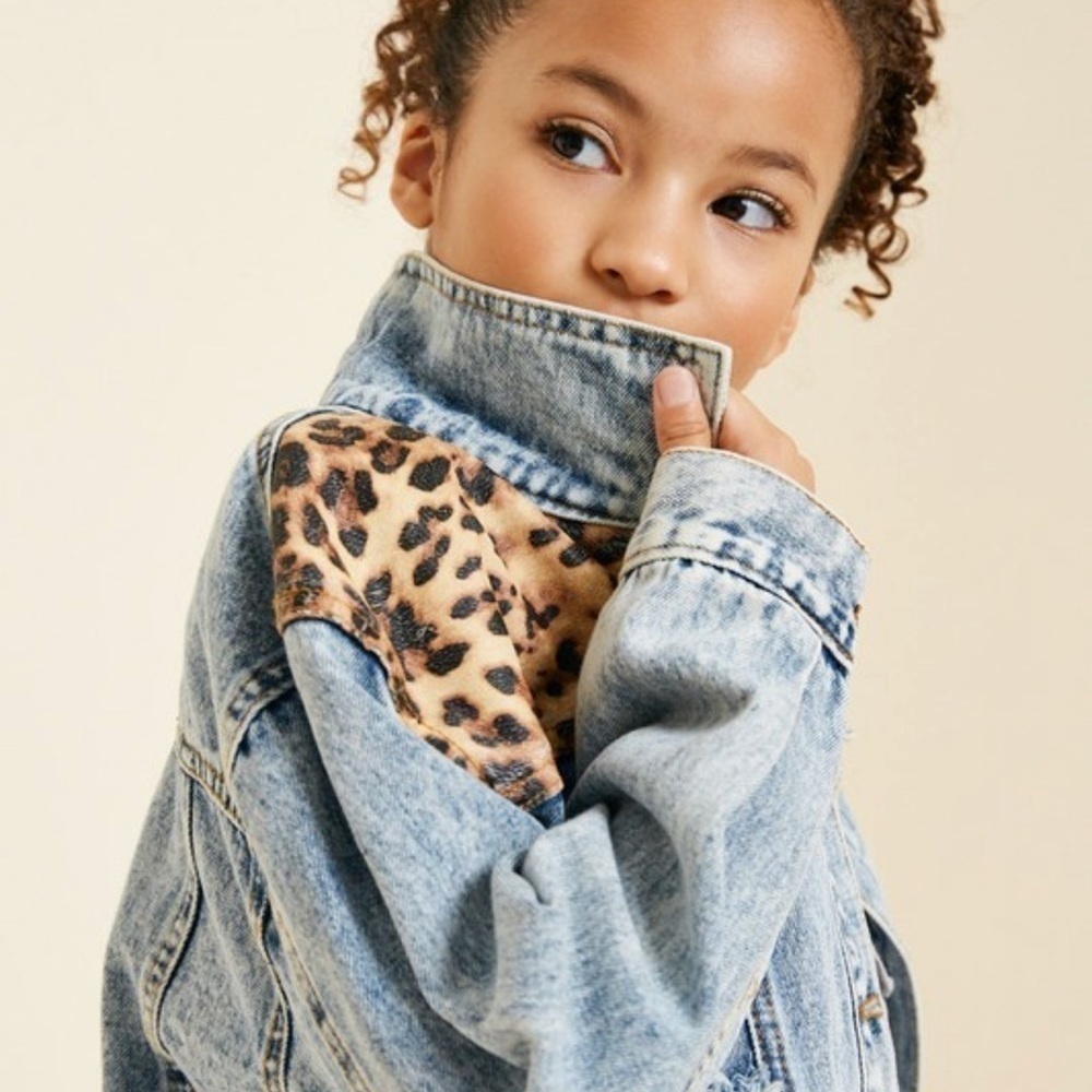 Hayden Girls Acid Wash Leopard Denim Trucker Jacket. XL. NWT - Picture 3 of 4